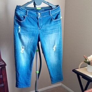 Lane Bryant Washed Blue Cropped Distressed STRETCH Jeans Size 18